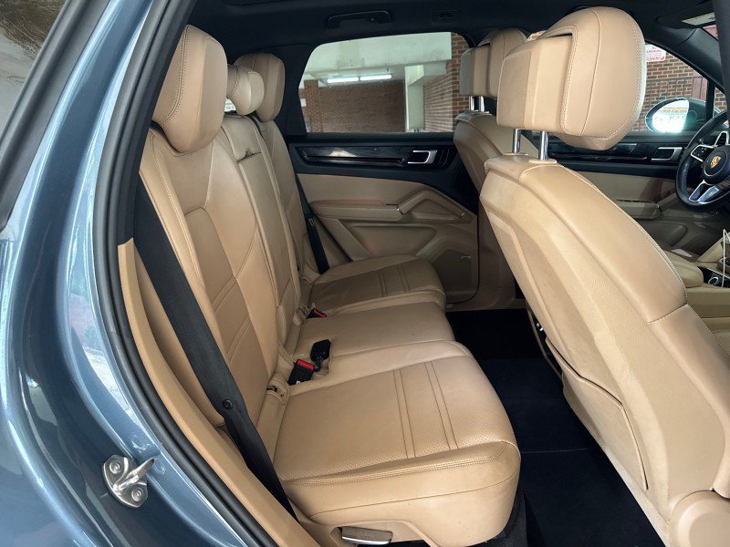 Used 2019 Porsche Cayenne AWD/4WD image 31