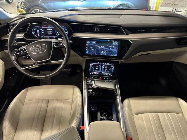 Certified 2024 Audi Q8 e-tron Premium Plus w/ Premium Plus Package AWD/4WD image 17