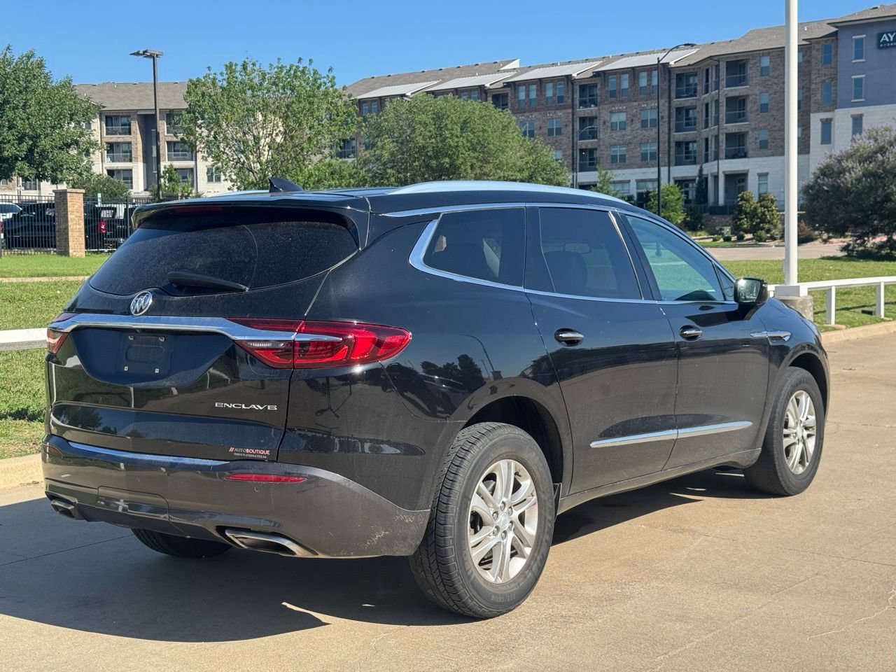 Used 2019 Buick Enclave Essence FWD image 4