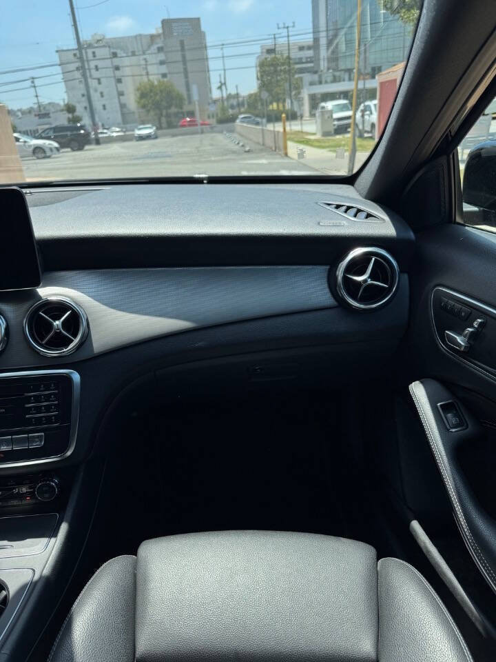 Used 2019 Mercedes-Benz GLA 250 4MATIC image 13