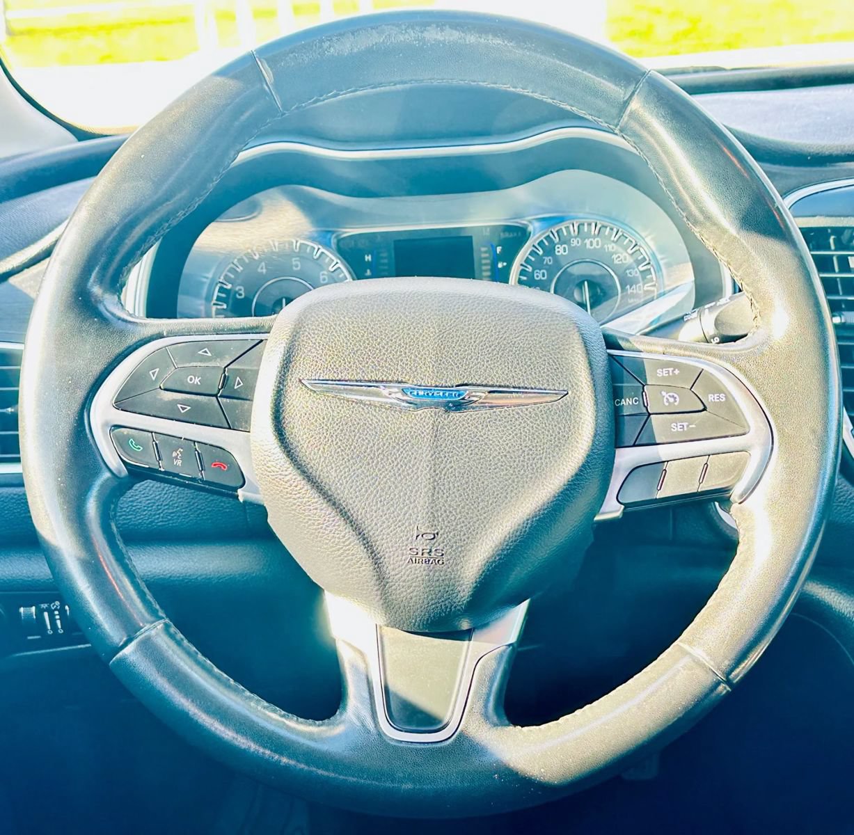 Used 2015 Chrysler 200 Limited w/ Convenience Group FWD image 17