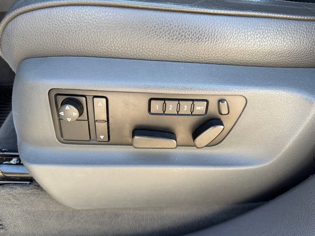 Used 2006 Volkswagen Touareg V10 TDI AWD/4WD image 25