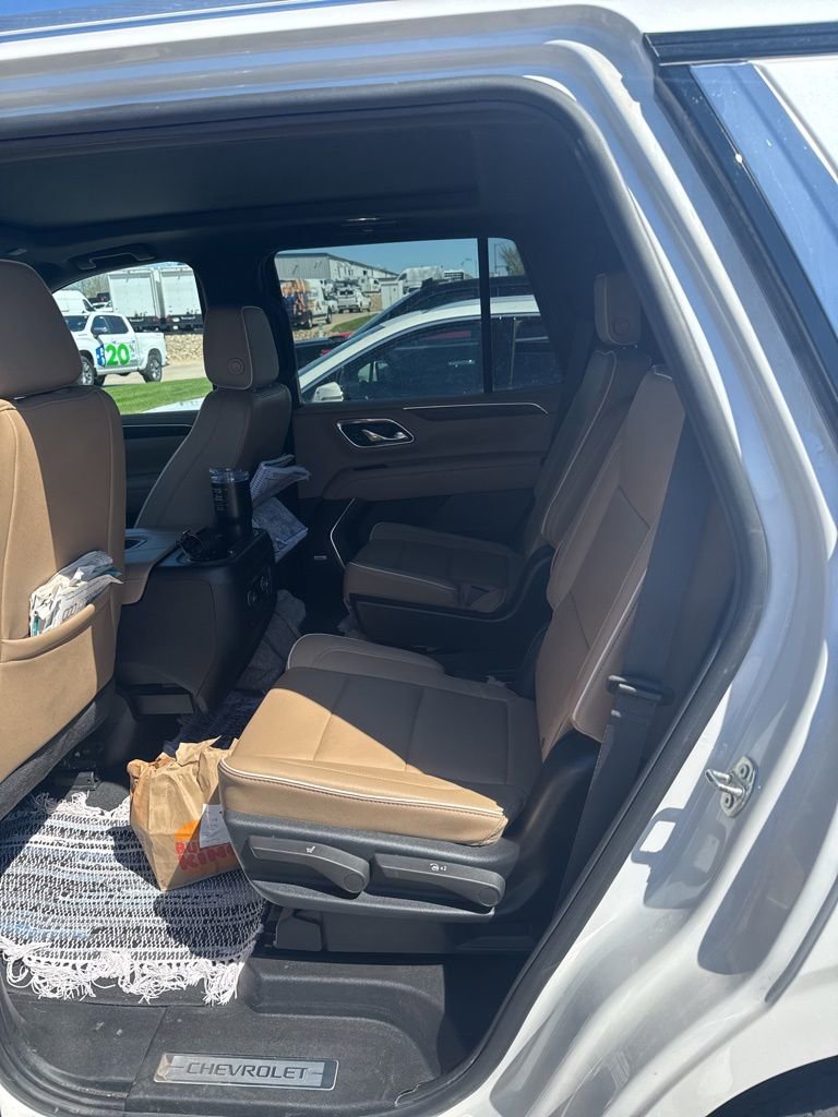 Used 2023 Chevrolet Tahoe Premier AWD/4WD image 2