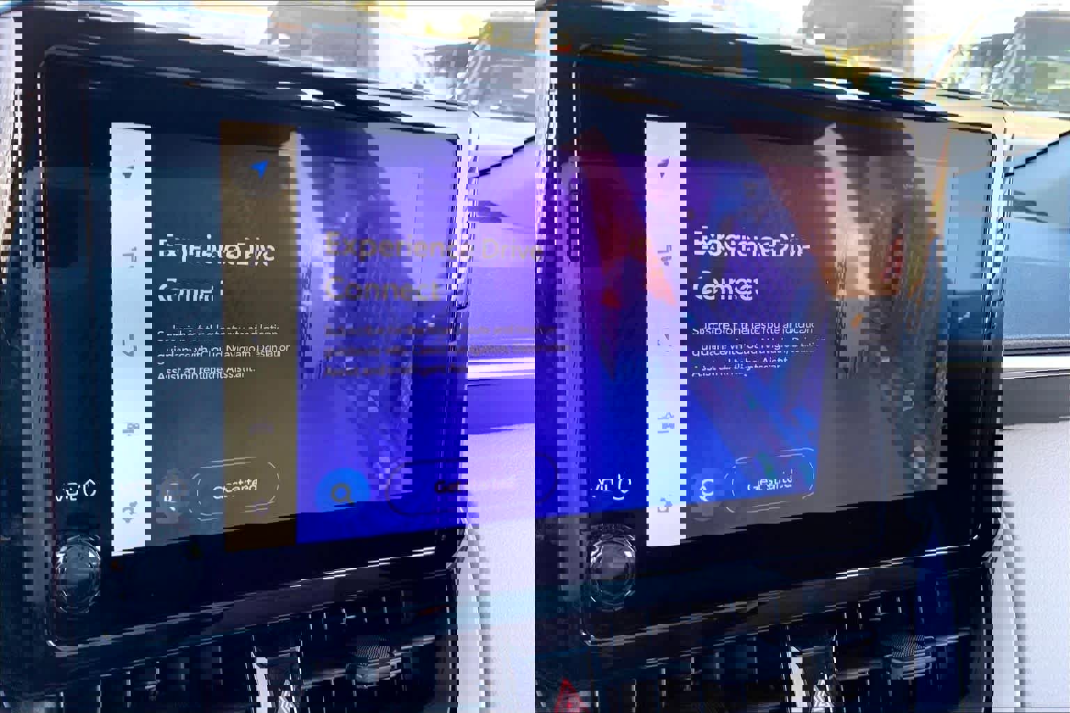 Used 2026 Toyota Corolla Cross LE image 30