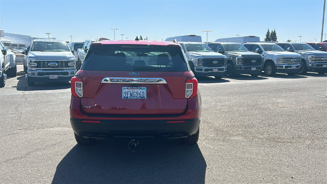 Certified 2023 Ford Explorer XLT RWD image 4