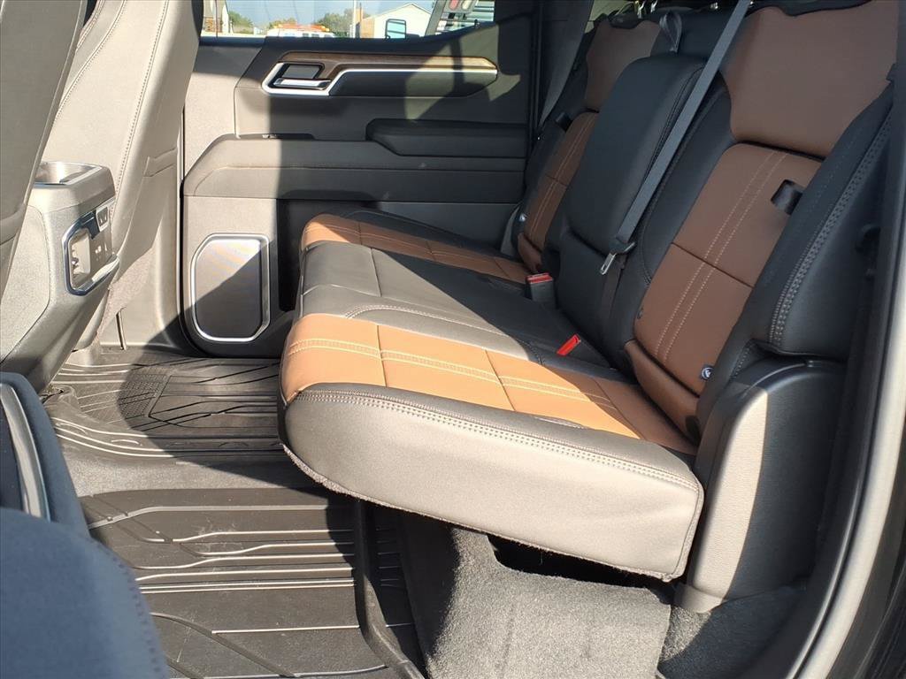 New 2026 Chevrolet Silverado 1500 High Country AWD/4WD image 18