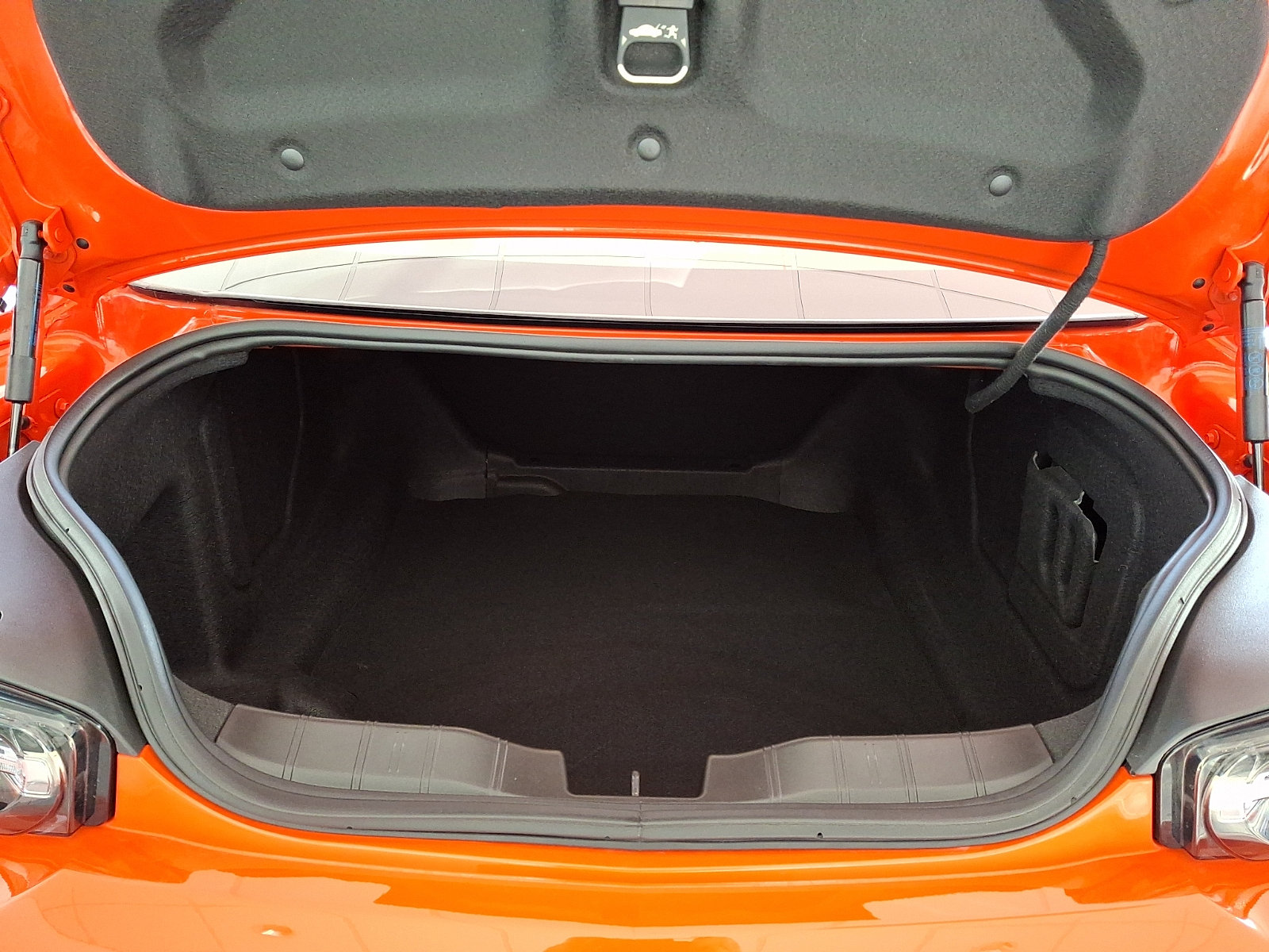 Used 2021 Chevrolet Camaro SS RWD image 29