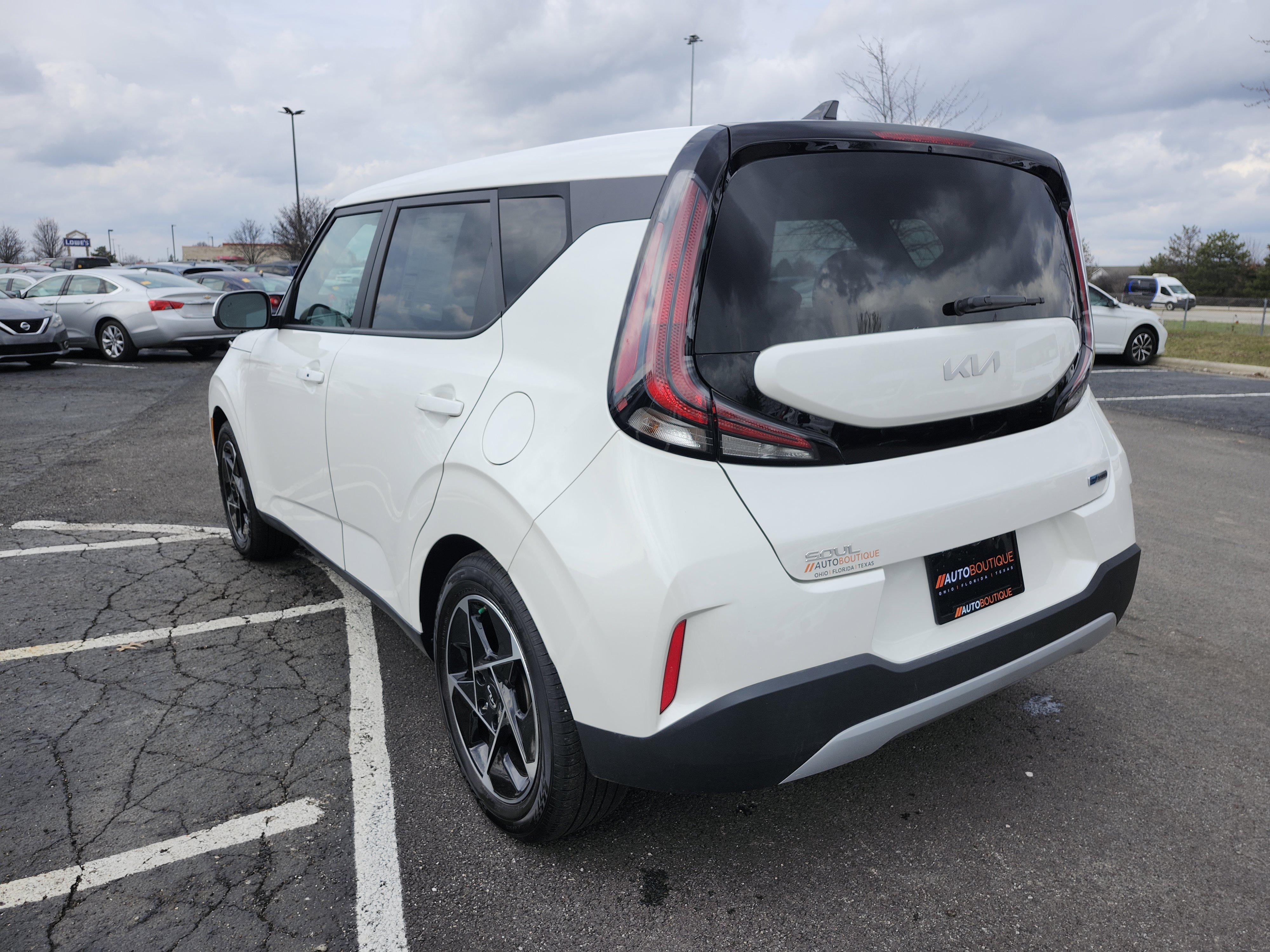 Used 2023 Kia Soul EX image 16