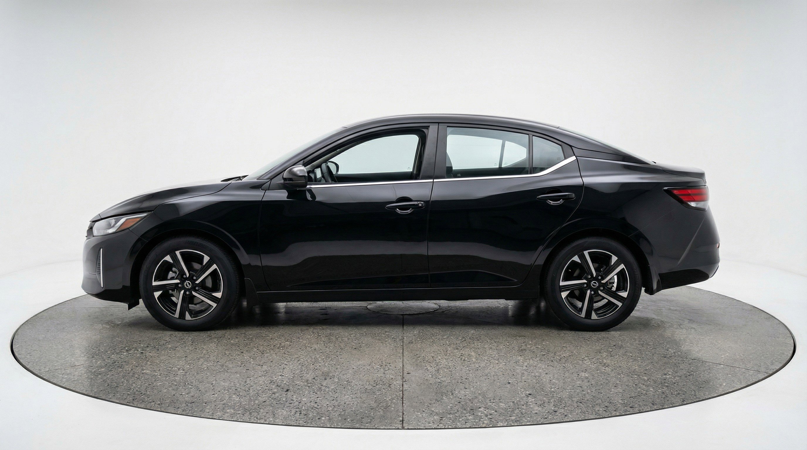 Used 2025 Nissan Sentra SV image 5