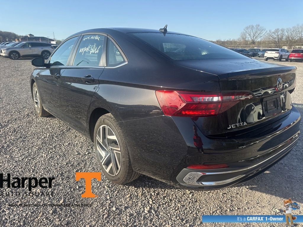 Used 2024 Volkswagen Jetta SEL image 3