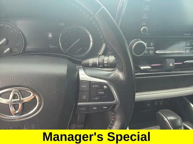 Used 2020 Toyota Highlander XLE AWD/4WD image 17