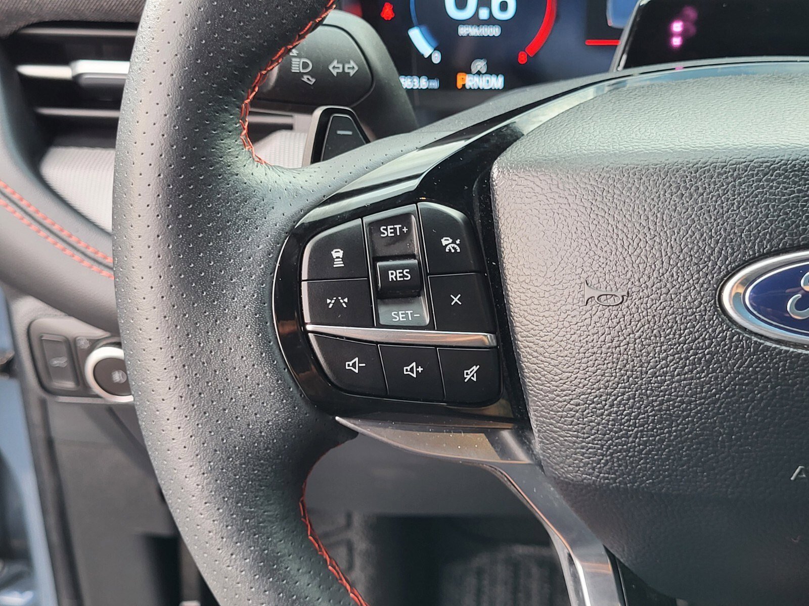 Certified 2025 Ford Explorer ST image 27