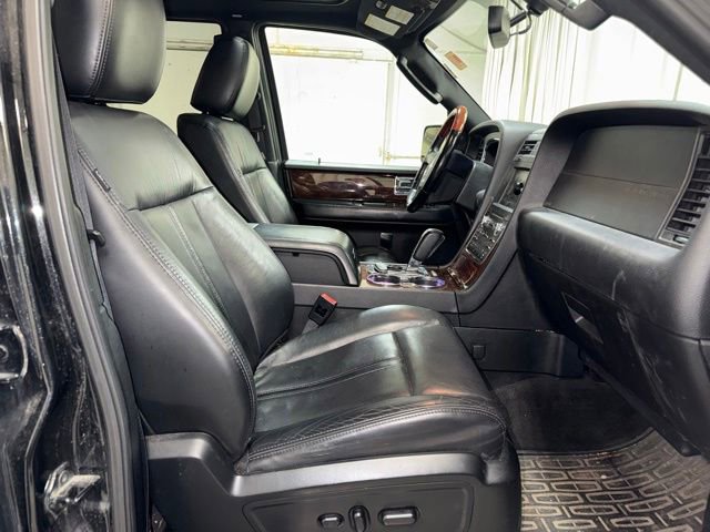 Used 2015 Lincoln Navigator 4WD image 24