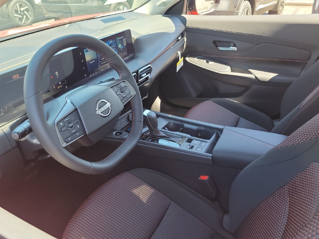 New 2027 Nissan Sentra SR FWD image 14
