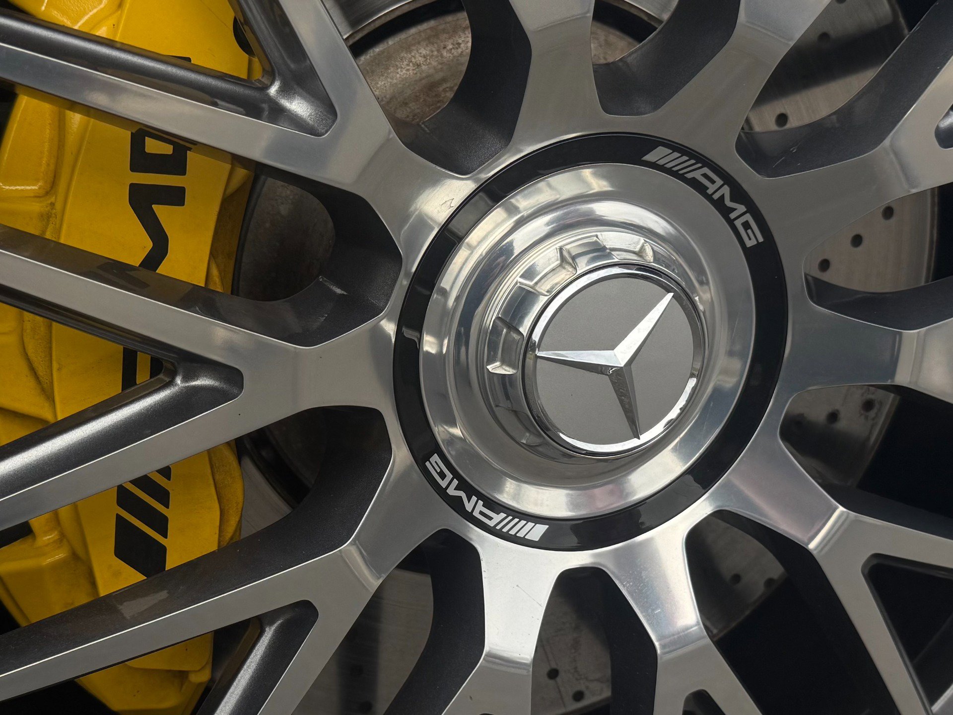 Used 2022 Mercedes-Benz SL 63 AMG 4MATIC w/ Driver Assistance Package image 46