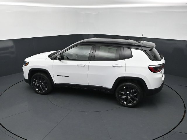 New 2026 Jeep Compass Limited w/ Sun, Sound & Navigation Group AWD/4WD image 15