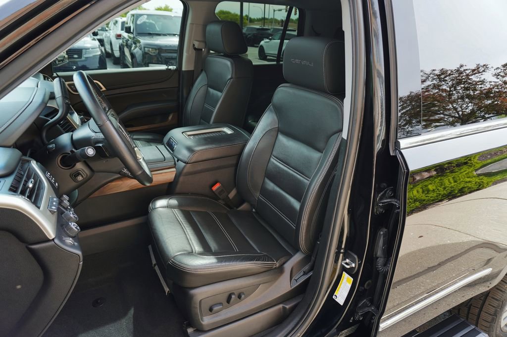 Used 2019 GMC Yukon Denali w/ Denali Ultimate Package AWD/4WD image 13
