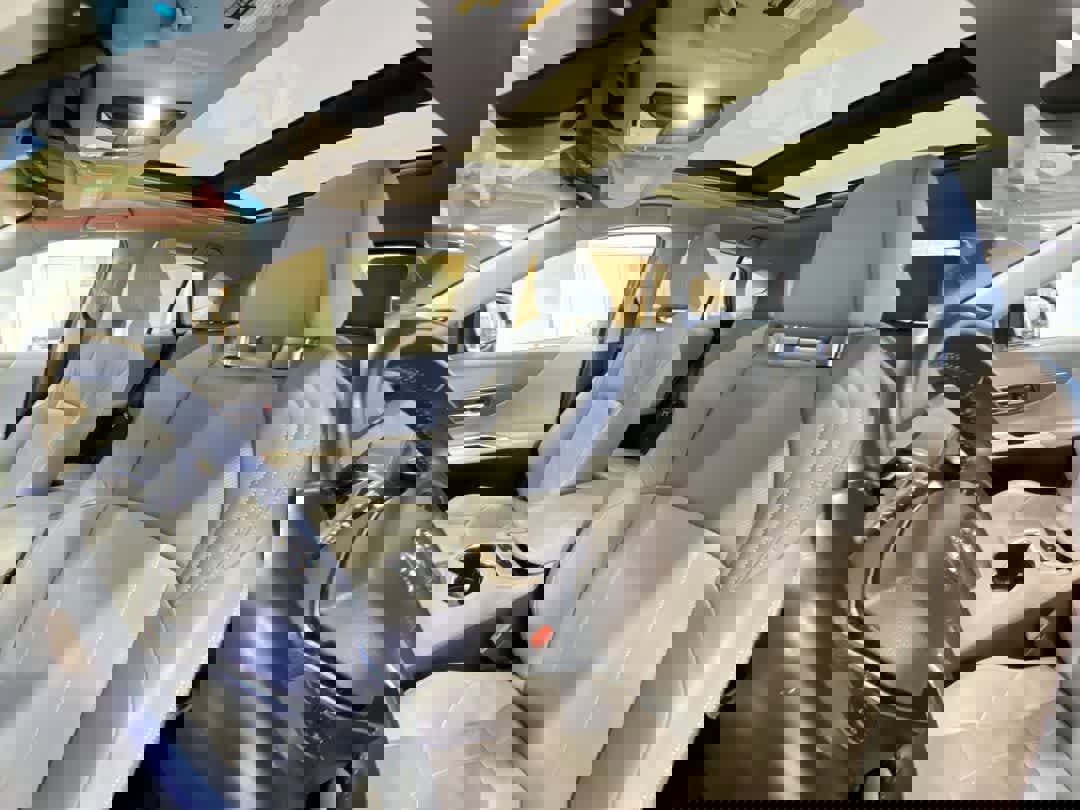 Used 2021 Toyota Venza Limited image 14