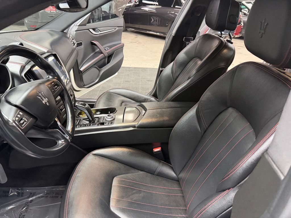Used 2019 Maserati Ghibli S RWD image 33