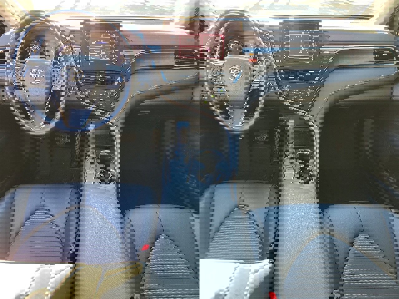 Used 2023 Toyota Camry SE image 12