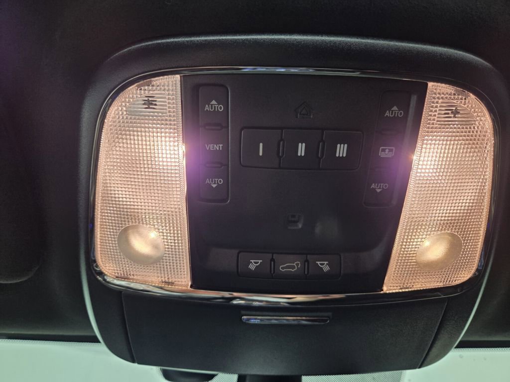 Used 2018 Jeep Grand Cherokee Trackhawk w/ Trailer Tow Group IV AWD/4WD image 16