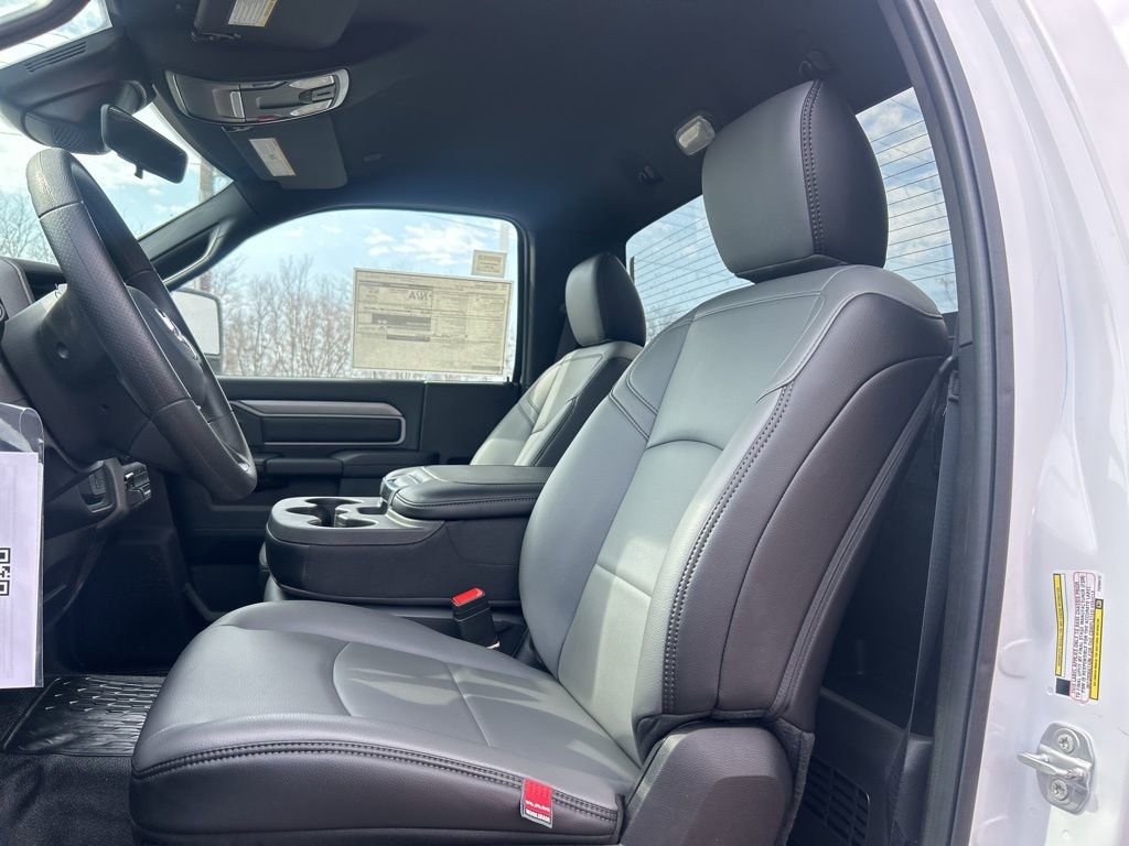 New 2026 RAM 5500 Tradesman AWD/4WD image 4