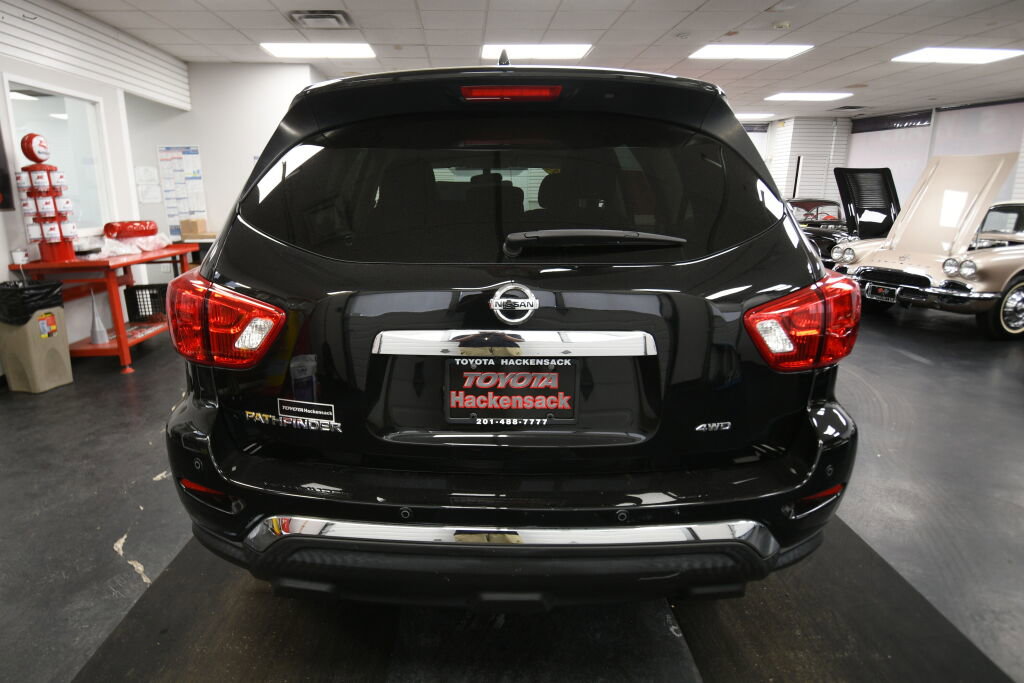 Used 2019 Nissan Pathfinder S image 7
