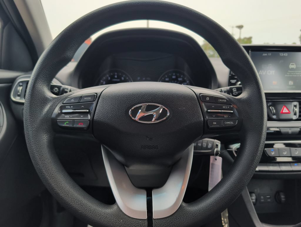 Used 2019 Hyundai Elantra GT FWD image 11