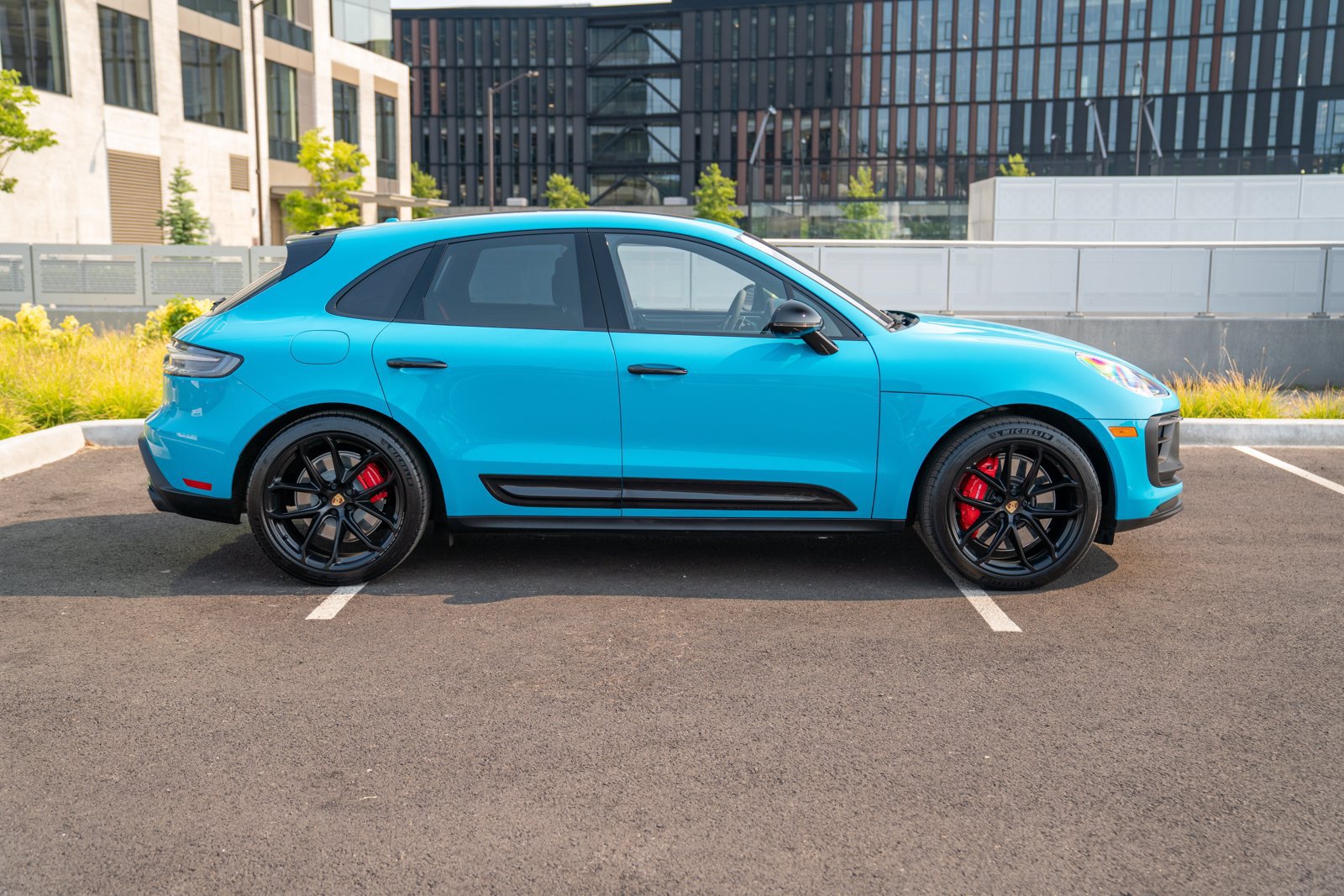 Certified 2024 Porsche Macan GTS AWD/4WD image 8