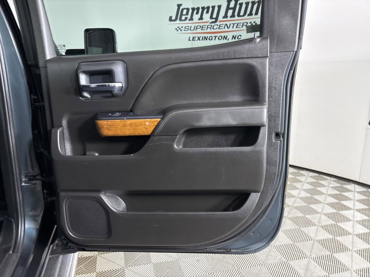 Used 2019 Chevrolet Silverado 2500 High Country w/ Duramax Plus Package AWD/4WD image 25