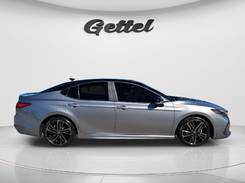 Used 2025 Toyota Camry XSE FWD image 4