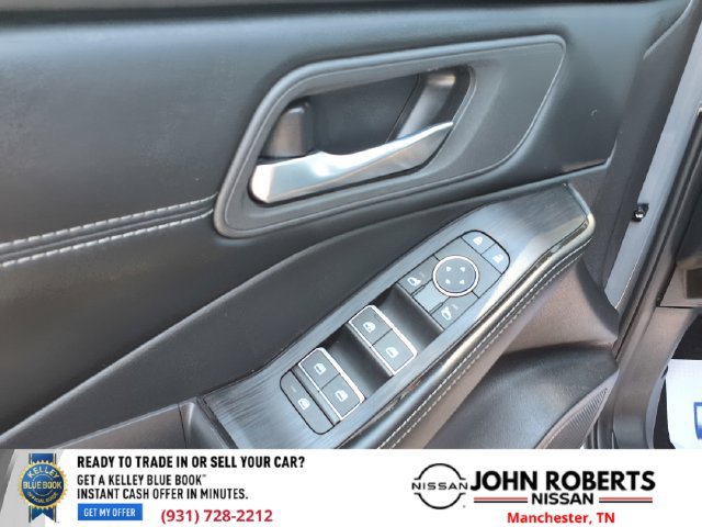 Certified 2025 Nissan Rogue SL FWD image 28