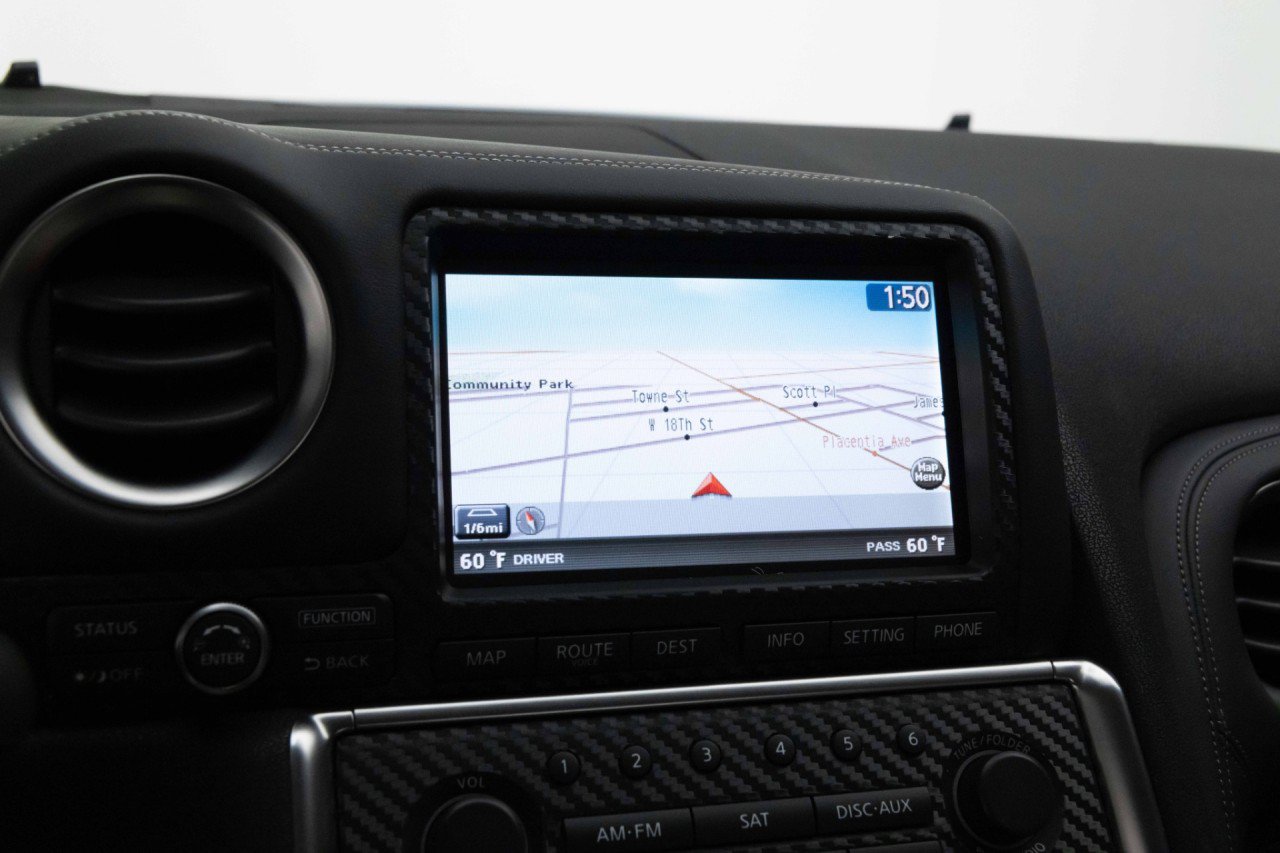 Used 2010 Nissan GT-R Premium AWD/4WD image 28