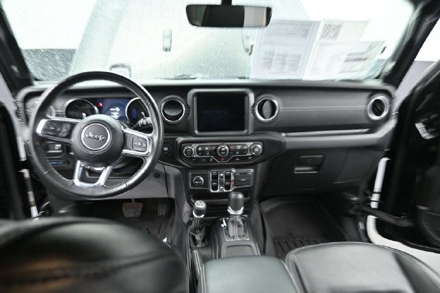 Used 2023 Jeep Wrangler Unlimited Sahara w/ Cold Weather Group AWD/4WD image 23