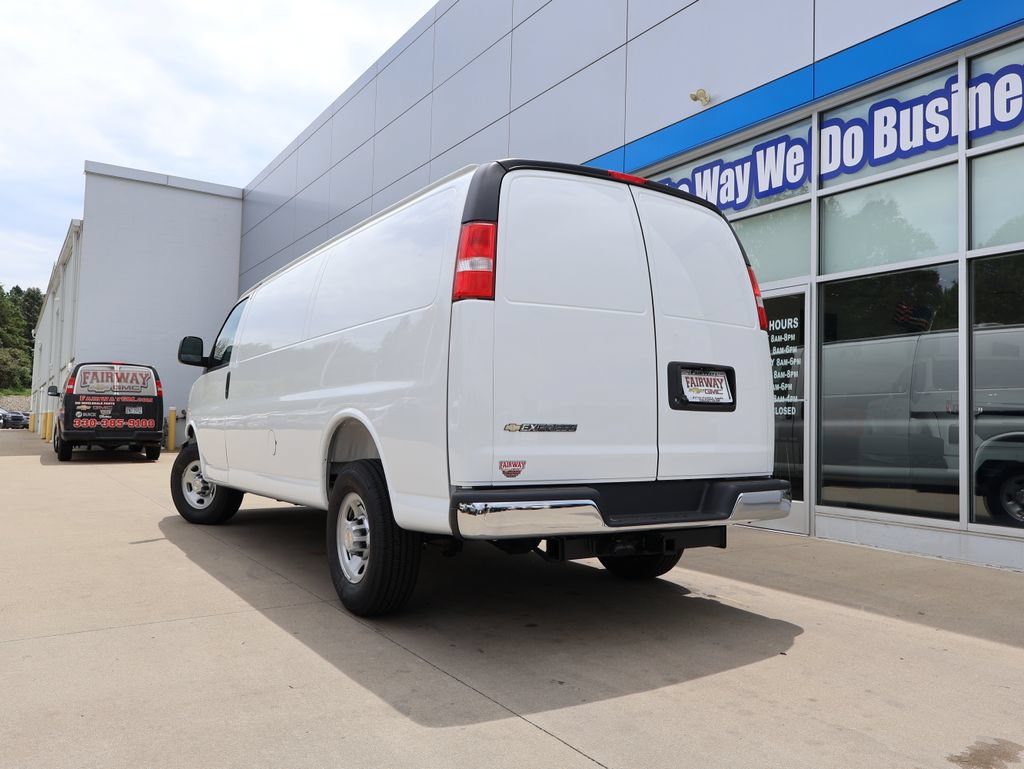 New 2026 Chevrolet Express 3500 Extended w/ Driver Convenience Package RWD image 28
