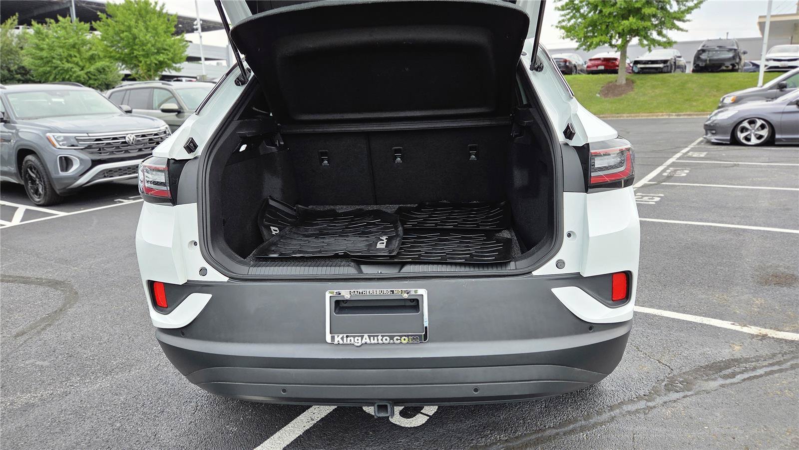 Certified 2023 Volkswagen ID.4 Pro AWD/4WD image 5