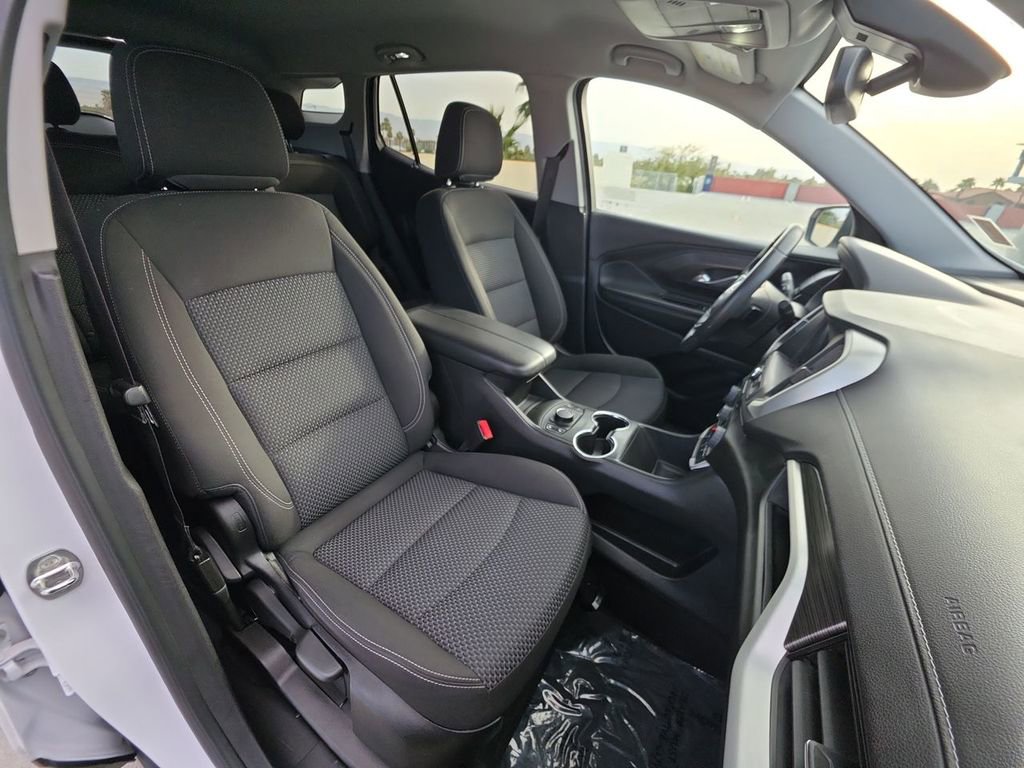 Used 2023 GMC Terrain SLE w/ Driver Convenience Package image 29
