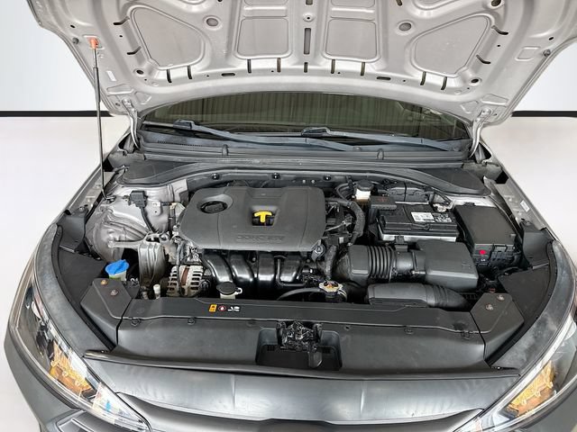 Used 2020 Hyundai Elantra SE w/ Cargo Package (C1) FWD image 25