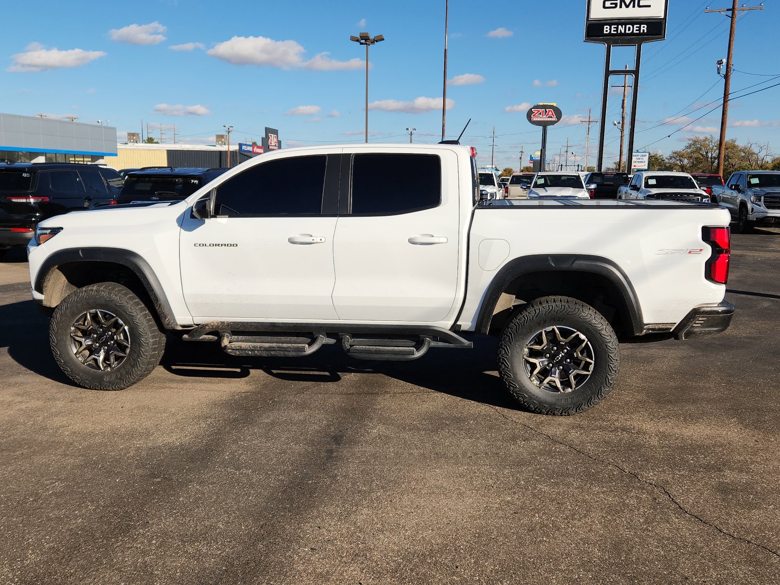 Used 2023 Chevrolet Colorado ZR2 w/ ZR2 Convenience Package III image 2