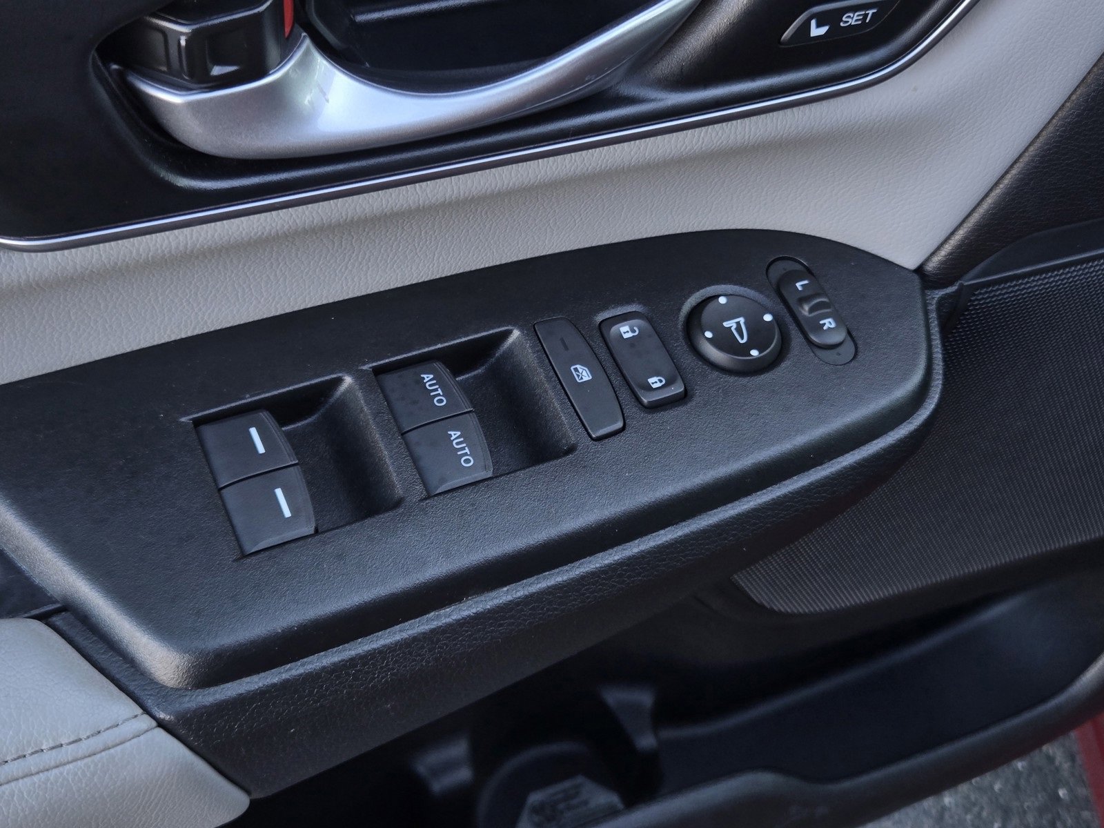 Used 2022 Honda CR-V Touring image 11