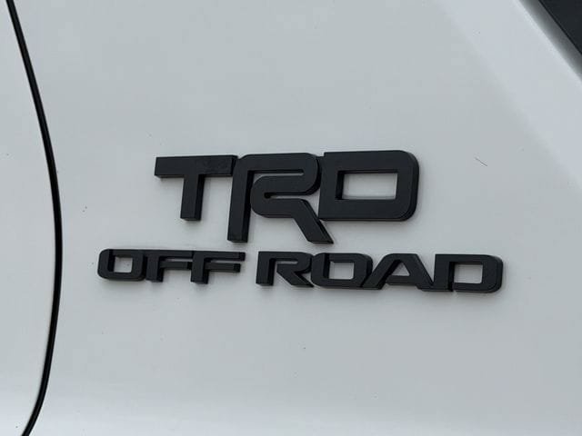 Certified 2025 Toyota 4Runner TRD Off-Road AWD/4WD image 9