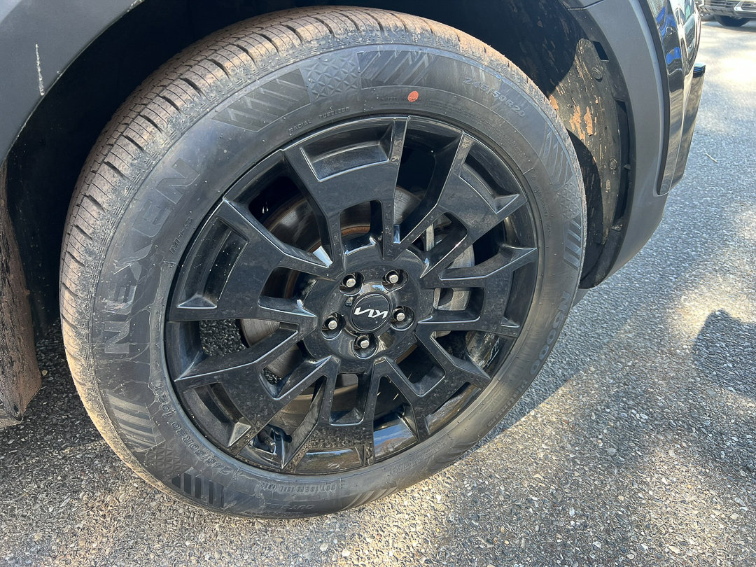 Used 2022 Kia Telluride SX w/ SX Prestige Package image 12