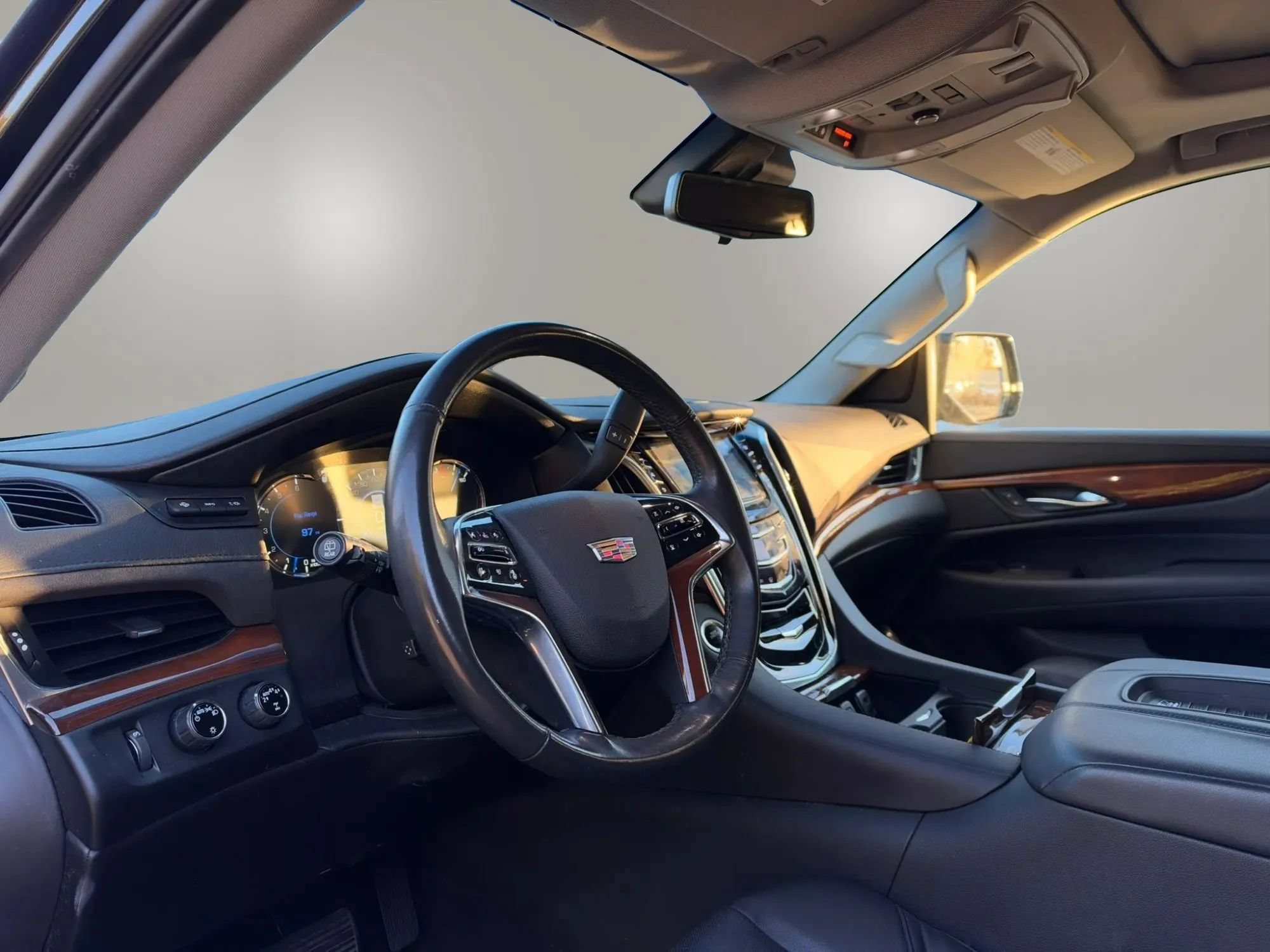 Used 2019 Cadillac Escalade Luxury w/ Escalade Sport Edition AWD/4WD image 19