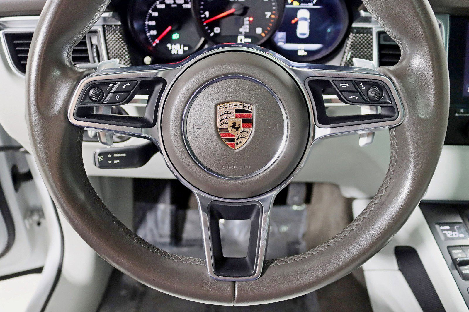 Used 2018 Porsche Macan GTS AWD/4WD image 17