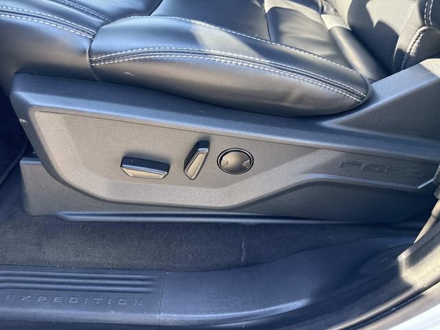 Used 2025 Ford Expedition Platinum w/ Stealth Performance Package image 27