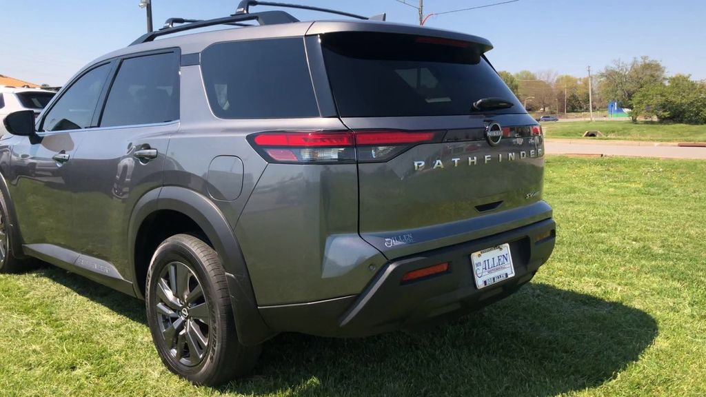 Used 2022 Nissan Pathfinder SV image 6