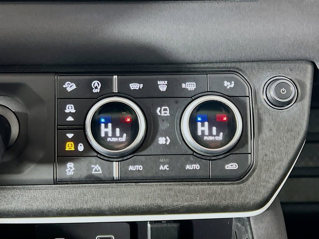 Used 2023 Land Rover Defender 110 S image 16