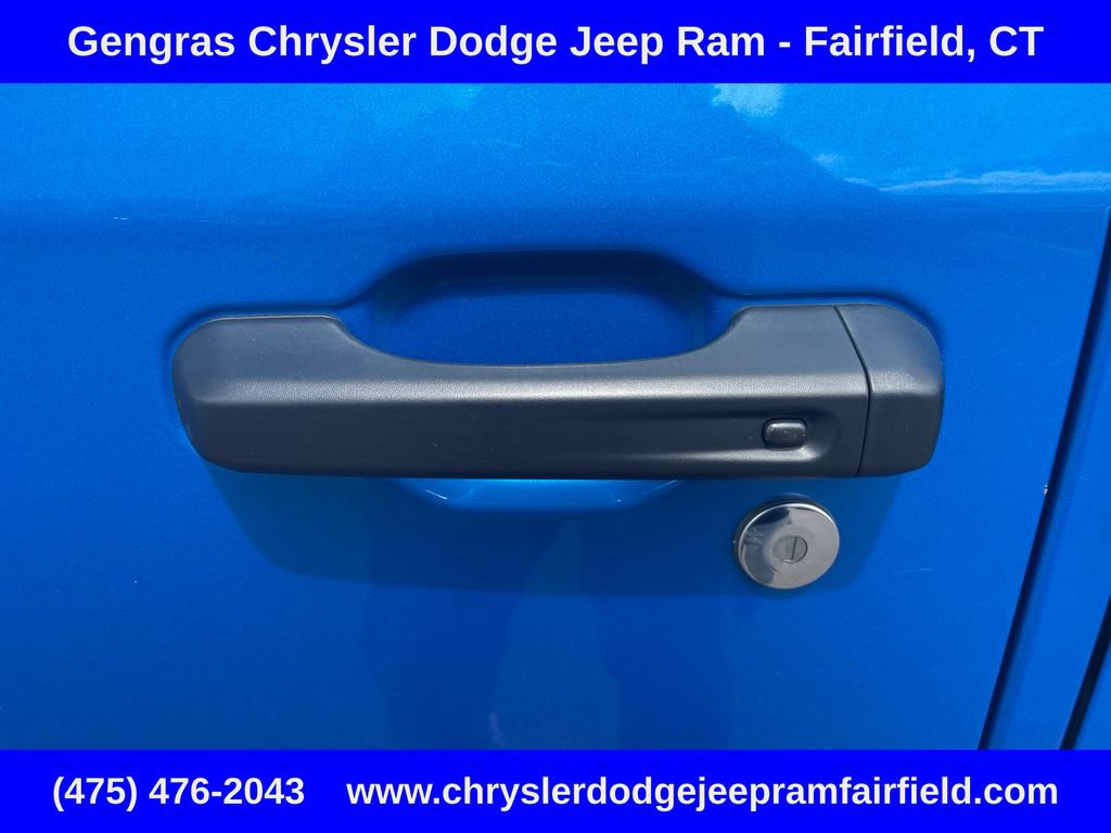 Certified 2025 Jeep Gladiator Sport AWD/4WD image 39
