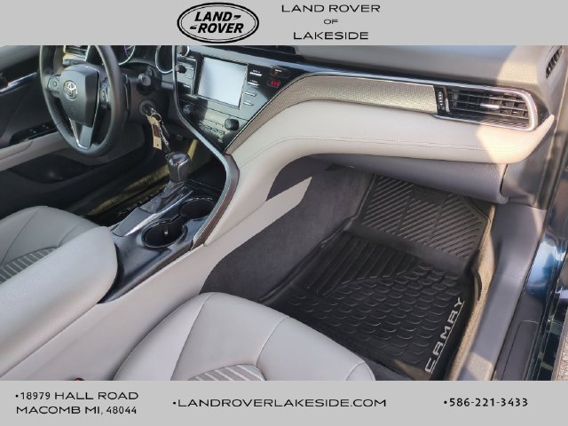 Used 2019 Toyota Camry SE FWD image 19