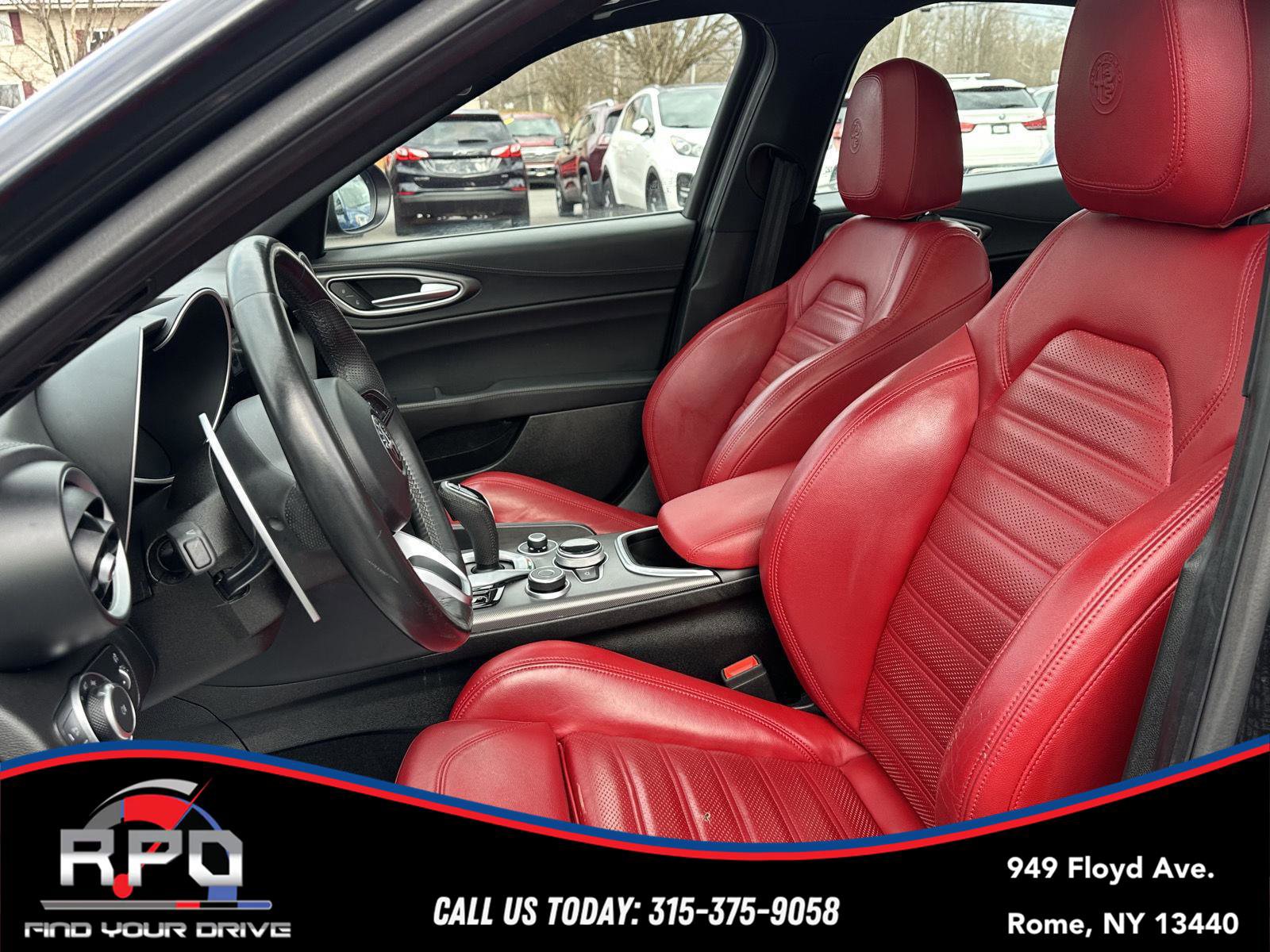 Used 2022 Alfa Romeo Giulia Veloce AWD/4WD image 13